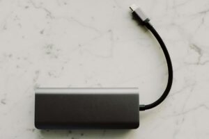 Baseus Blade 65W Power Bank Review: The Slim Laptop Bank for Cafe Workers