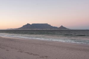 Bloubergstrand, Cape Town: The Kitesurf Coast with the Postcard View